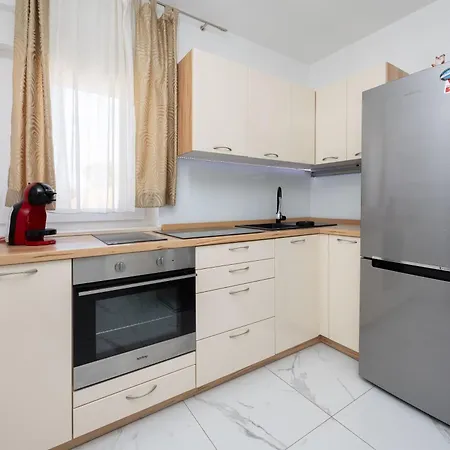 Terrace Apartment *