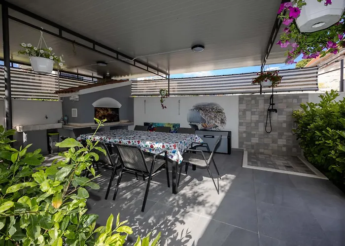 Terrace *