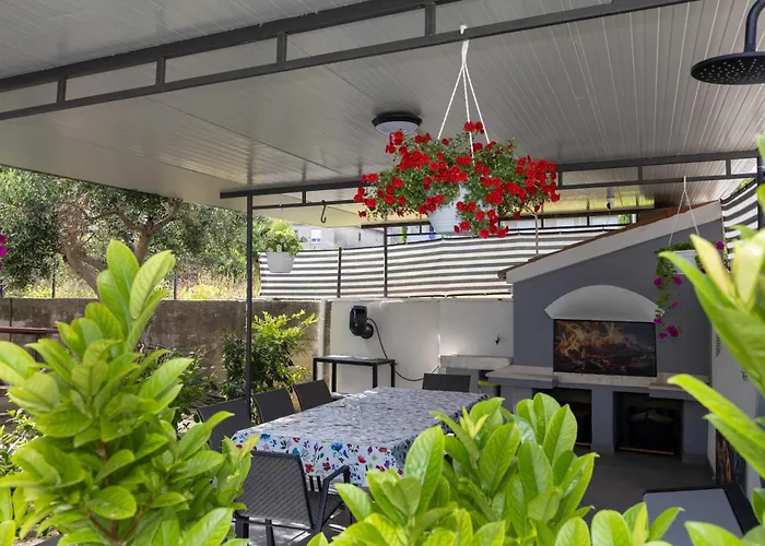 Apartment Terrace *